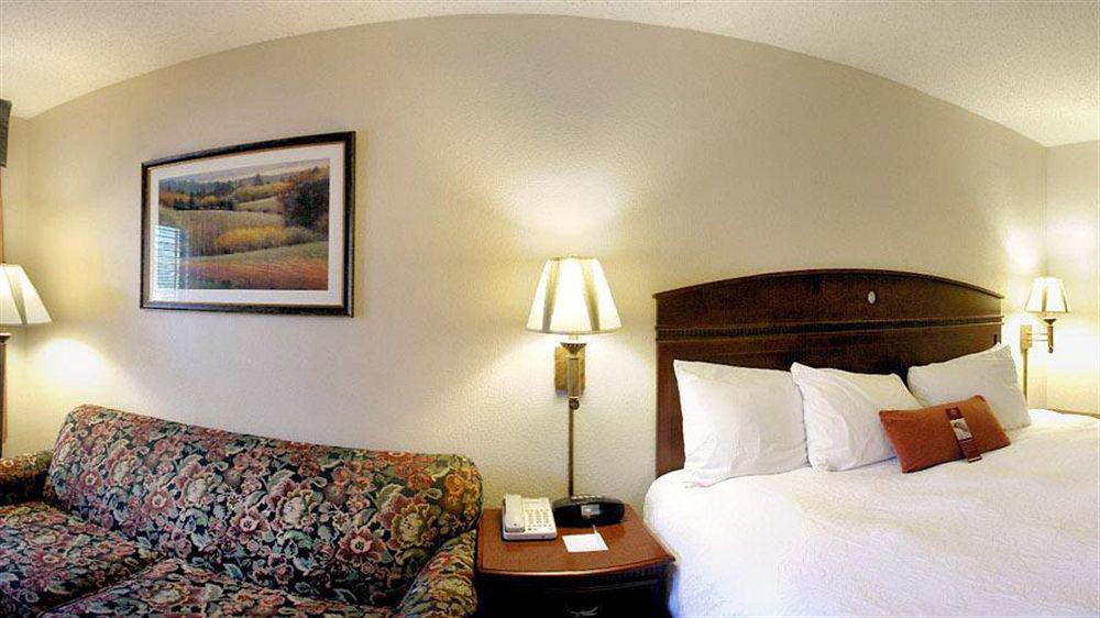 Hampton Inn Dalton Εξωτερικό φωτογραφία